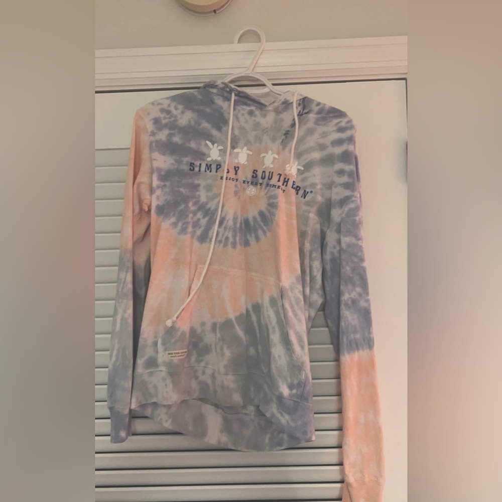 Super cute simply southern hoodie! Size small in women’s!